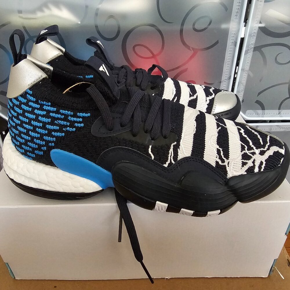 *Brand new* Adidas Trae Young 2 'Supernatural' Basketball sneakers. Size 8M.